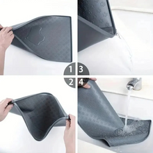 Lade das Bild in den Galerie-Viewer, GripFeed Futterunterlage für Hunde und Katzen - für einen sauberen und trockenen Futterplatz (30% Rabatt)
